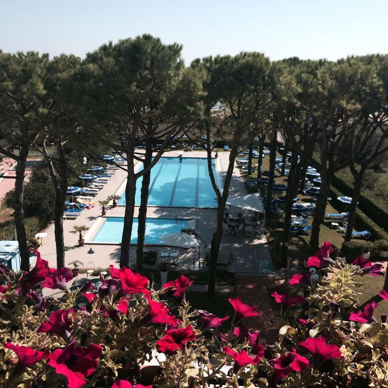 Hotel King Lido di Jesolo Esterno foto