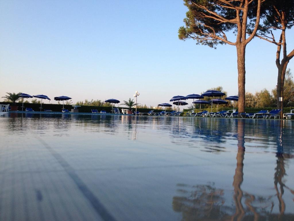 Hotel King Lido di Jesolo Esterno foto