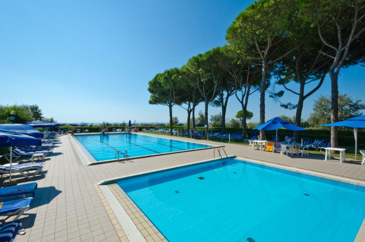 Hotel King Lido di Jesolo Esterno foto