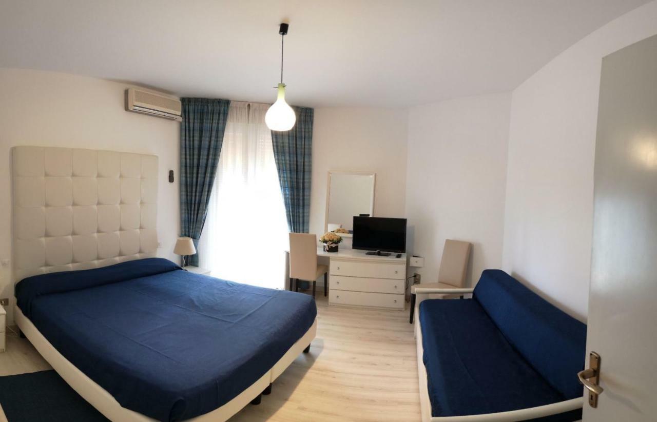 Hotel King Lido di Jesolo Esterno foto